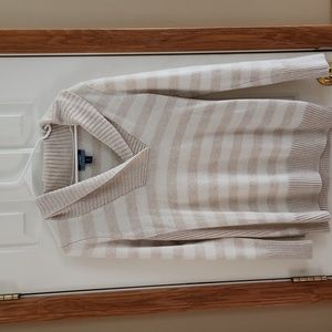 Old Navy maternity sweater